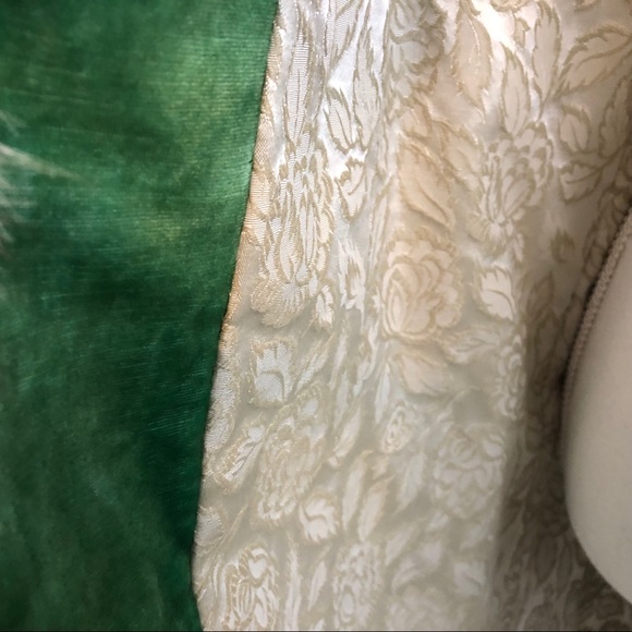 Vintage Green Velvet Coat Raccoon Collar - Picture 7 of 7